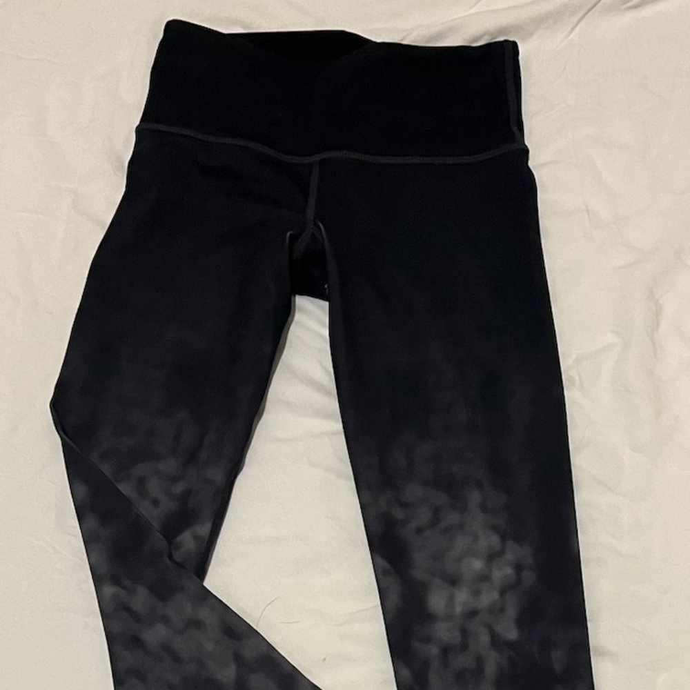 Lululemon size 4